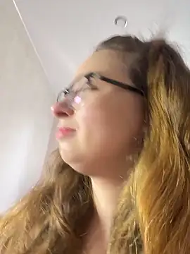 DienkaGreen's Live XXX Chat