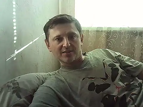 Alebeni élő XXX-chatje