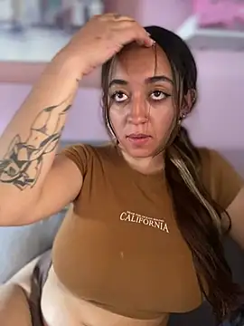 Chat +18 de Im_Luuu ao vivo
