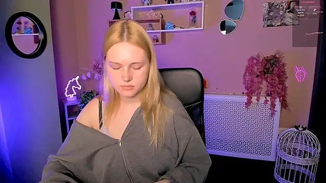 trixy_melison élő XXX-chatje