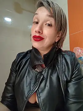 MARILYNMADELENAKOVANOVA's Live XXX Chat