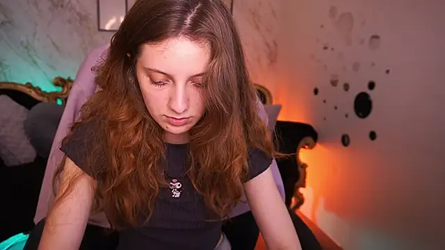دردشة CuteeFoxy الجنسية المباشرة