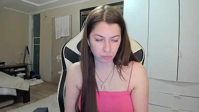 Webkamerová show EmiLovsi