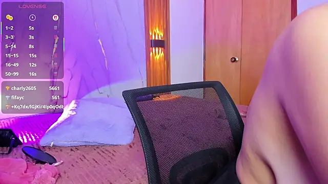 Chat +18 de BellaRomano ao vivo
