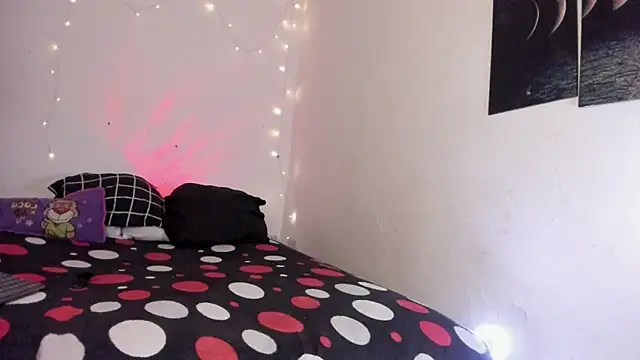 chloe_kisses: απευθεί ας συνομιλία ΧΧΧ