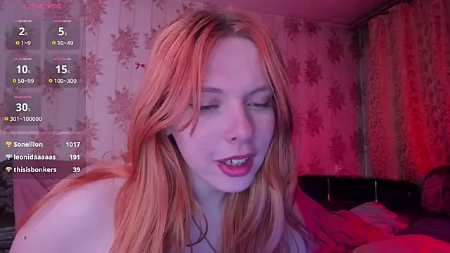 Cutie_Bambi Show in webcam