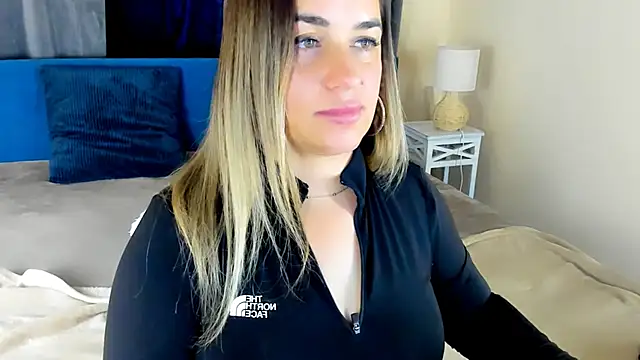 JuicyMillena webcam show