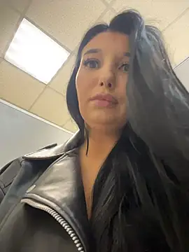 Tisha_Busty Obrolan Langsung XXX