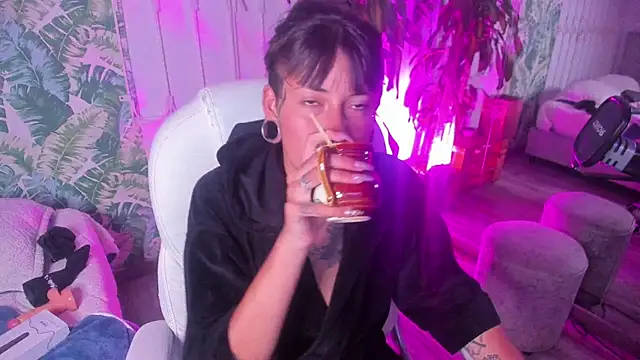 _sharlotte777's Live XXX Chat