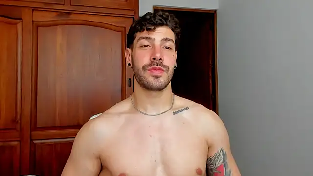 Онлайн чат XXX Guyinthemountain