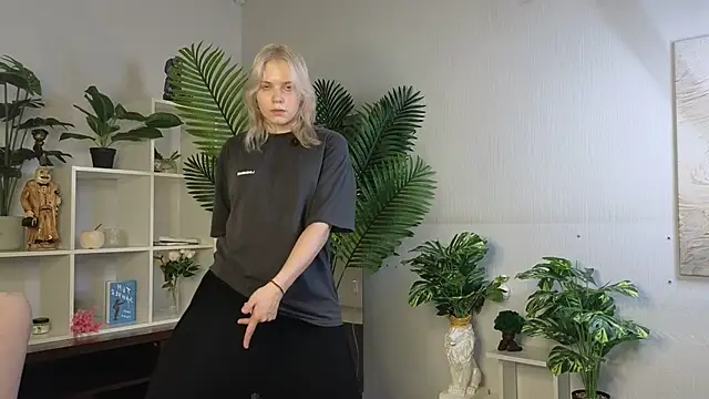 JenGinanni Adlı Modelin Canlı XXX Sohbeti