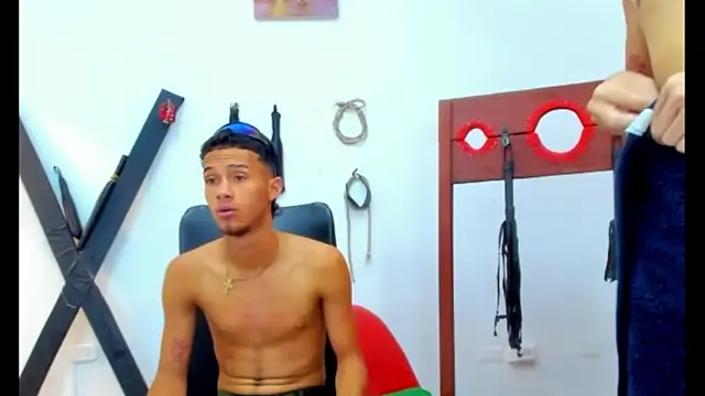 Webkamerová show friends_lust_latin