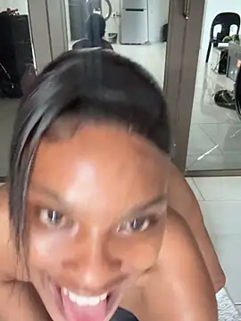 Chat XXX en directo de NiaLong21_