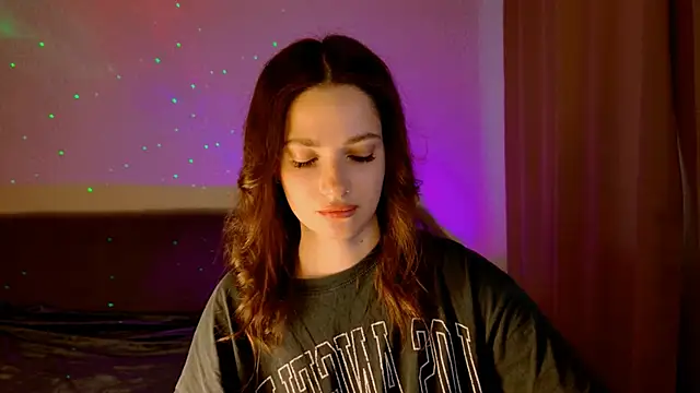 XXX chat uživo modela KiraVair