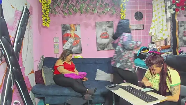 lesbiancuple live XXX chat