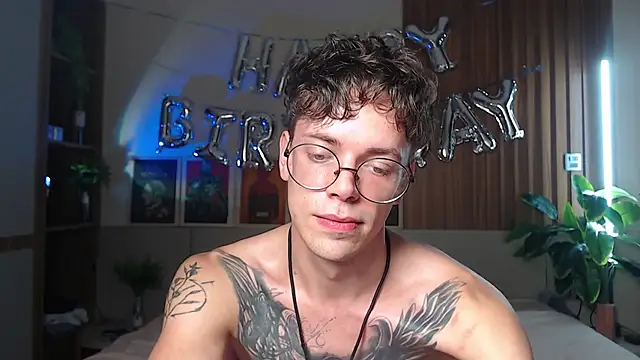 Онлайн чат XXX William_Henry_