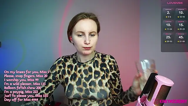 KinkyMissCherry: онлайн-секс-чат