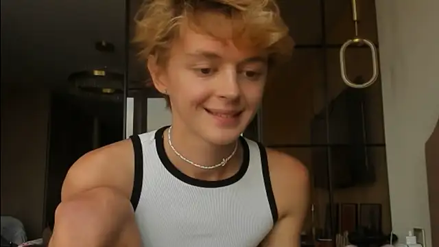 angelAndyy Chat XXX in diretta