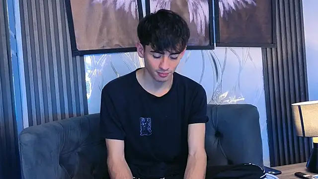demian_hot99 Show in webcam