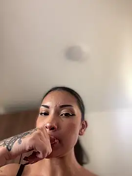 baby_lizy: απευθείας συνομιλία ΧΧΧ