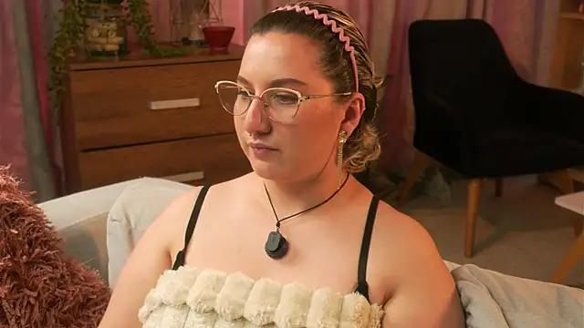 Ximenna_Cruz Adlı Modelin Canlı XXX Sohbeti