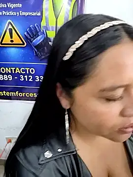 _Mia-Safety_Inspector's Live XXX Chat