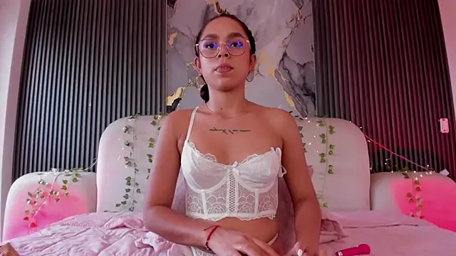 CarolineFyre Live XXX-Chat