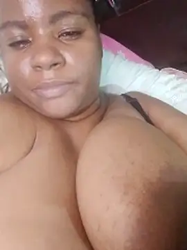 bigtitssxx's Live XXX Chat