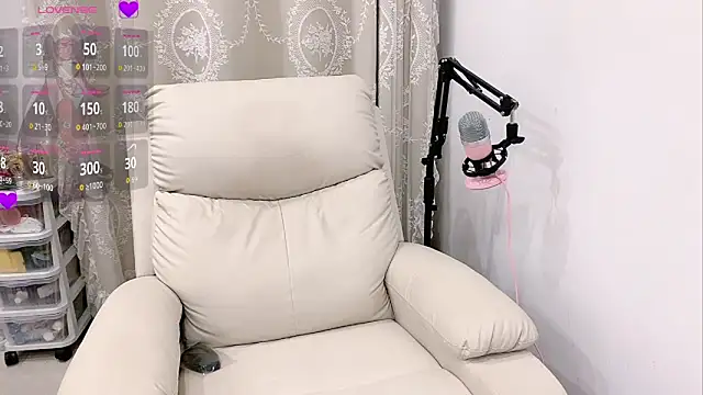 tuantuanle Chat XXX in diretta