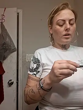 Chatroom XXX en direct de SpiderRose444
