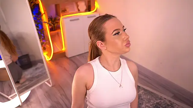 Miabreezen Live XXX chat