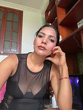AlisSon__hot Adlı Modelin Canlı XXX Sohbeti