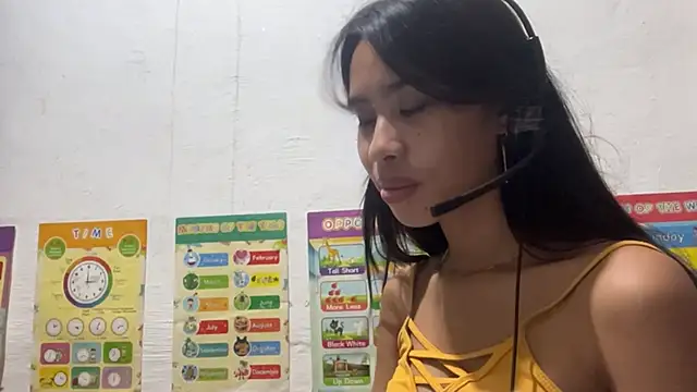 MyrlKu Live XXX Chat