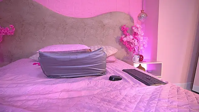 sarakaisy's Live XXX Chat