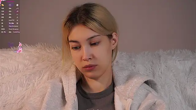 AngelicRice Adlı Modelin Canlı XXX Sohbeti