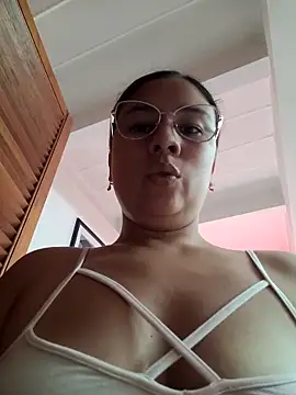 selena_gomez2's Live XXX Chat