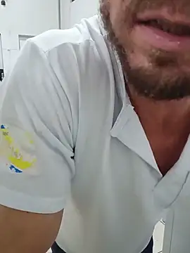 RobertoLuiz84's Live XXX Chat