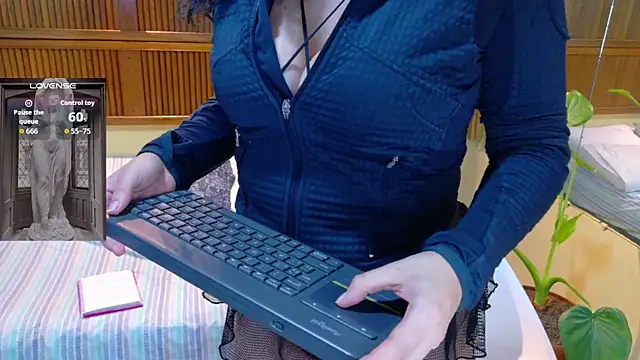 Eli666uwu's Live XXX Chat