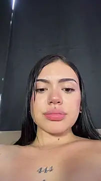 VioletEvanzz 现场XXX聊天
