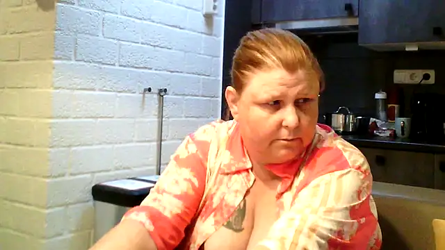 XXX chat uživo modela Sylviastar46