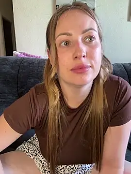 AlisaWhite live XXX chat