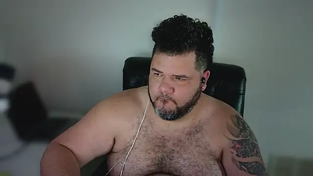 HotDominicanCum's Webcam Show