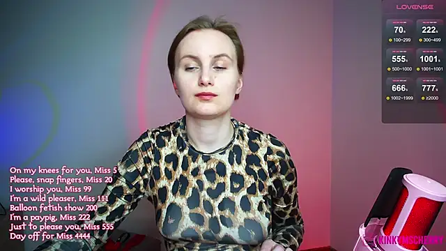 Chat +18 de KinkyMissCherry ao vivo