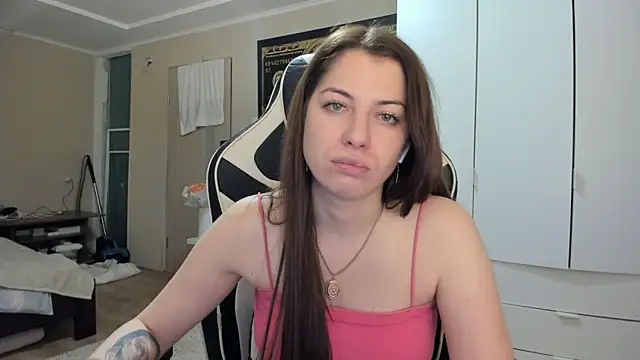EmiLovsi Webcam Show