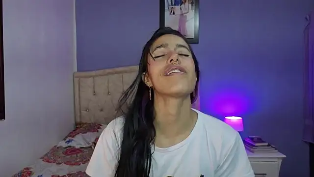 stephania_t Chat XXX in diretta