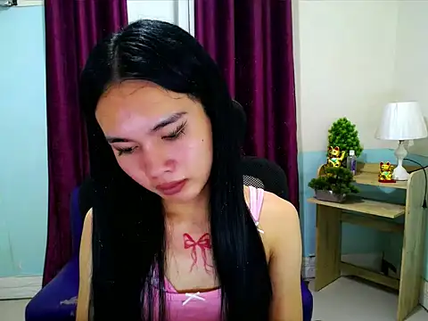 devine_goddess' Webcam Show