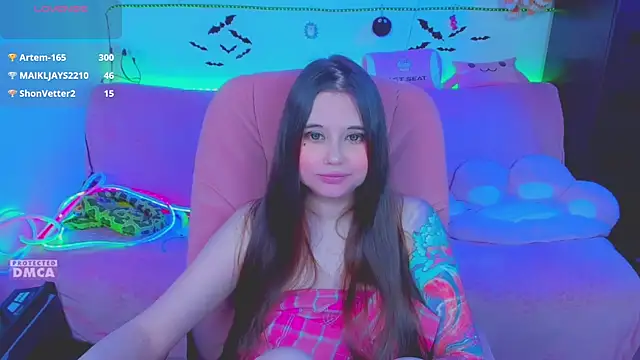Lolisuccub Adlı Modelin Canlı XXX Sohbeti