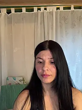 Estefani_32's Live XXX Chat