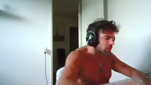 alpha-hunk's Live XXX Chat