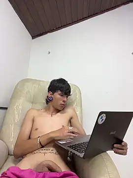 Show modela Astarotth__ na web-kameri